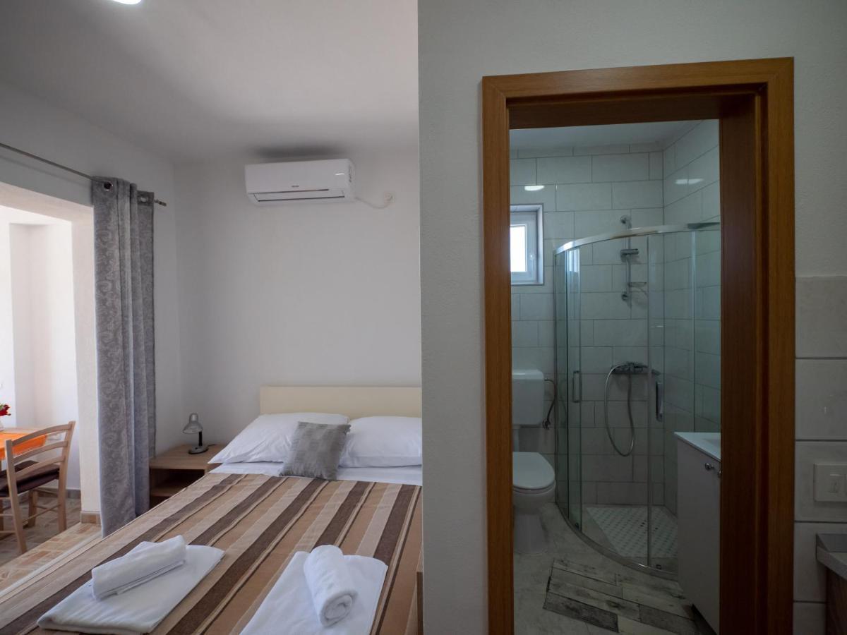 Apartments Tri Mora Ражанац Экстерьер фото