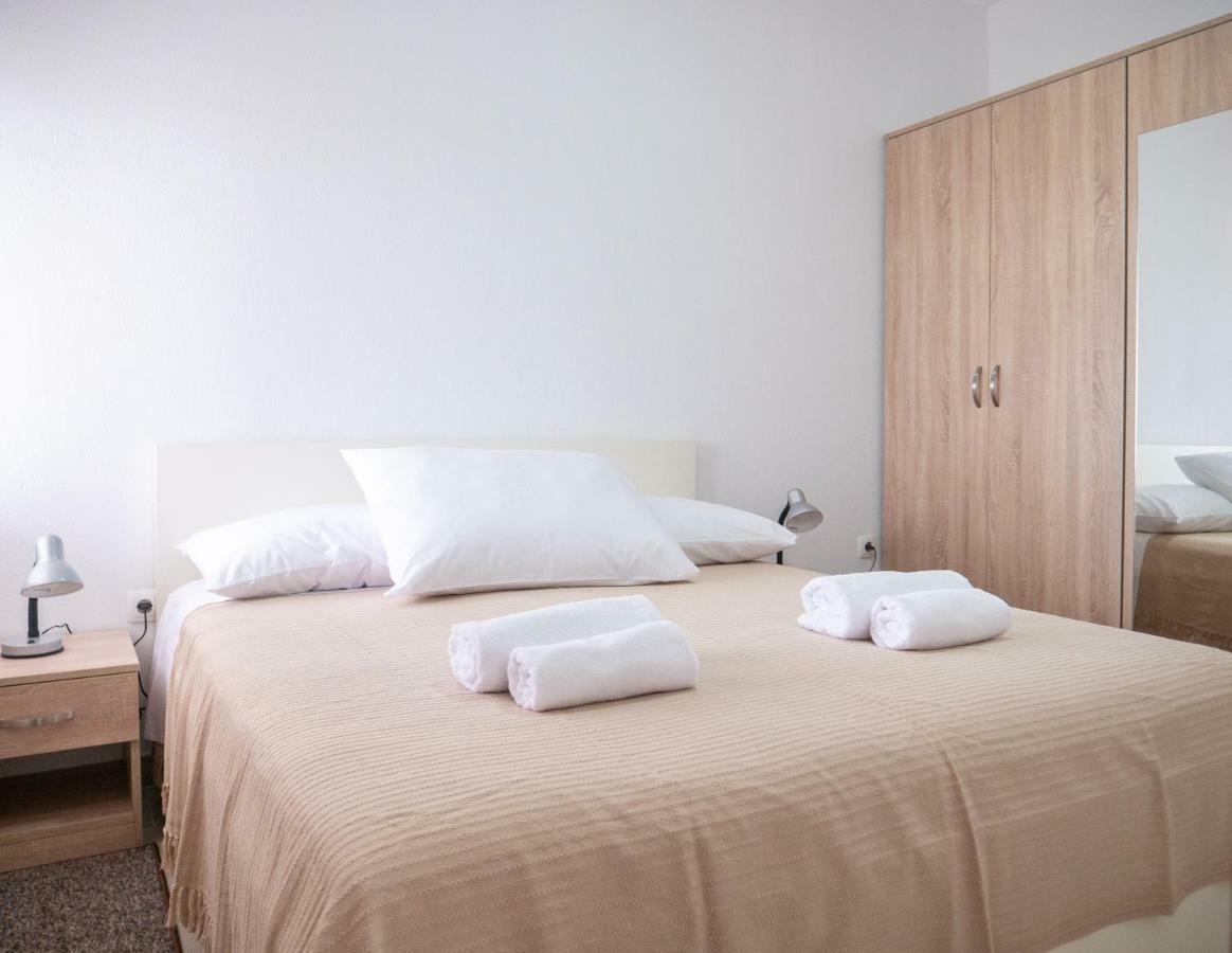 Apartments Tri Mora Ражанац Экстерьер фото